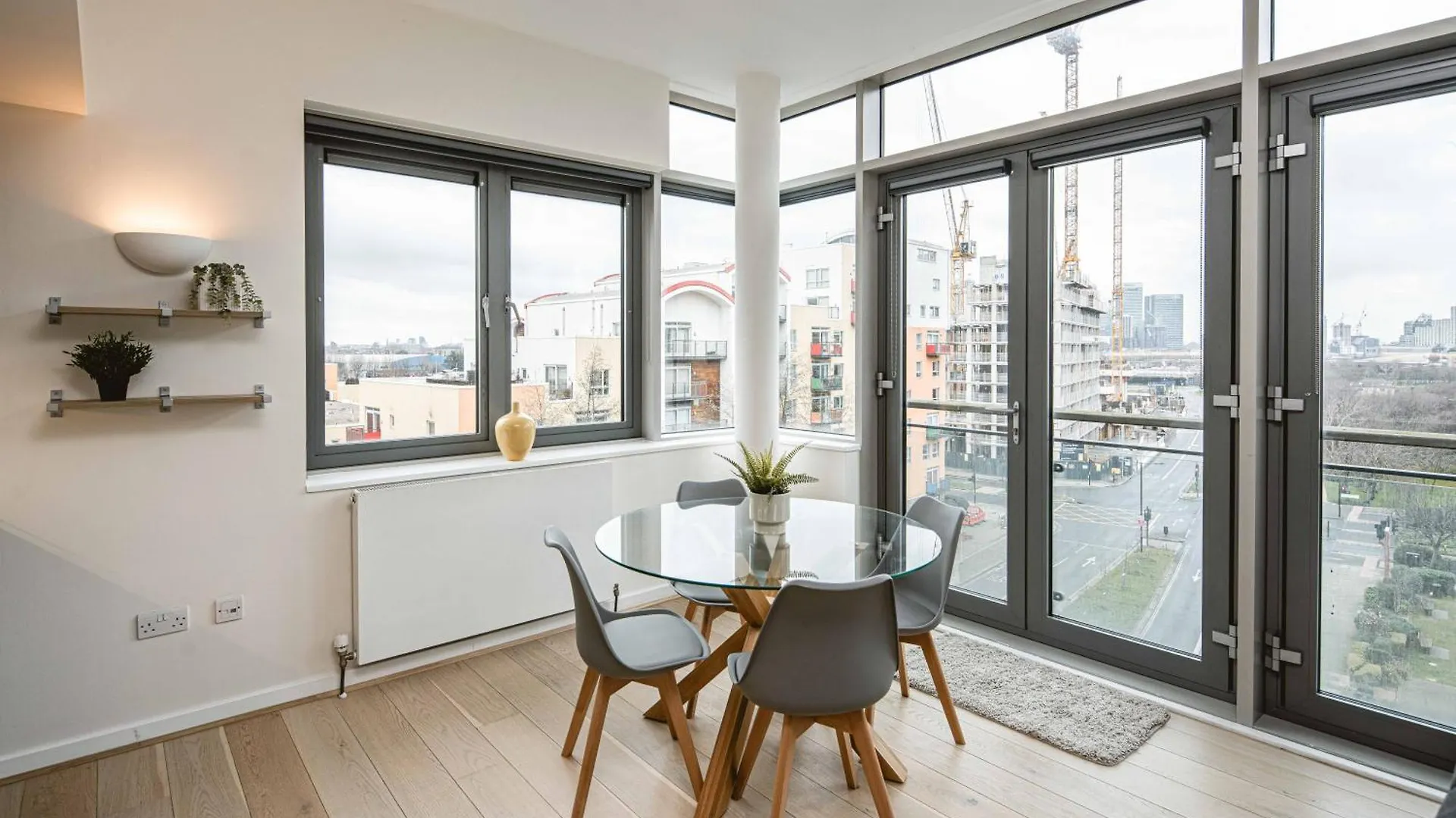 Beautiful Penthouse Apartment With Private Terrace In Greenwich Peninsula Λονδίνο