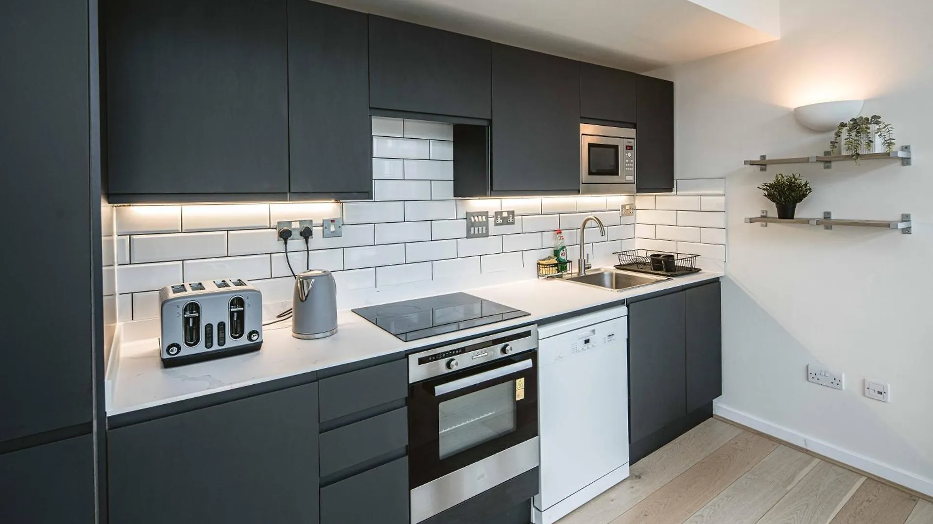 Beautiful Penthouse Apartment With Private Terrace In Greenwich Peninsula London 0*,