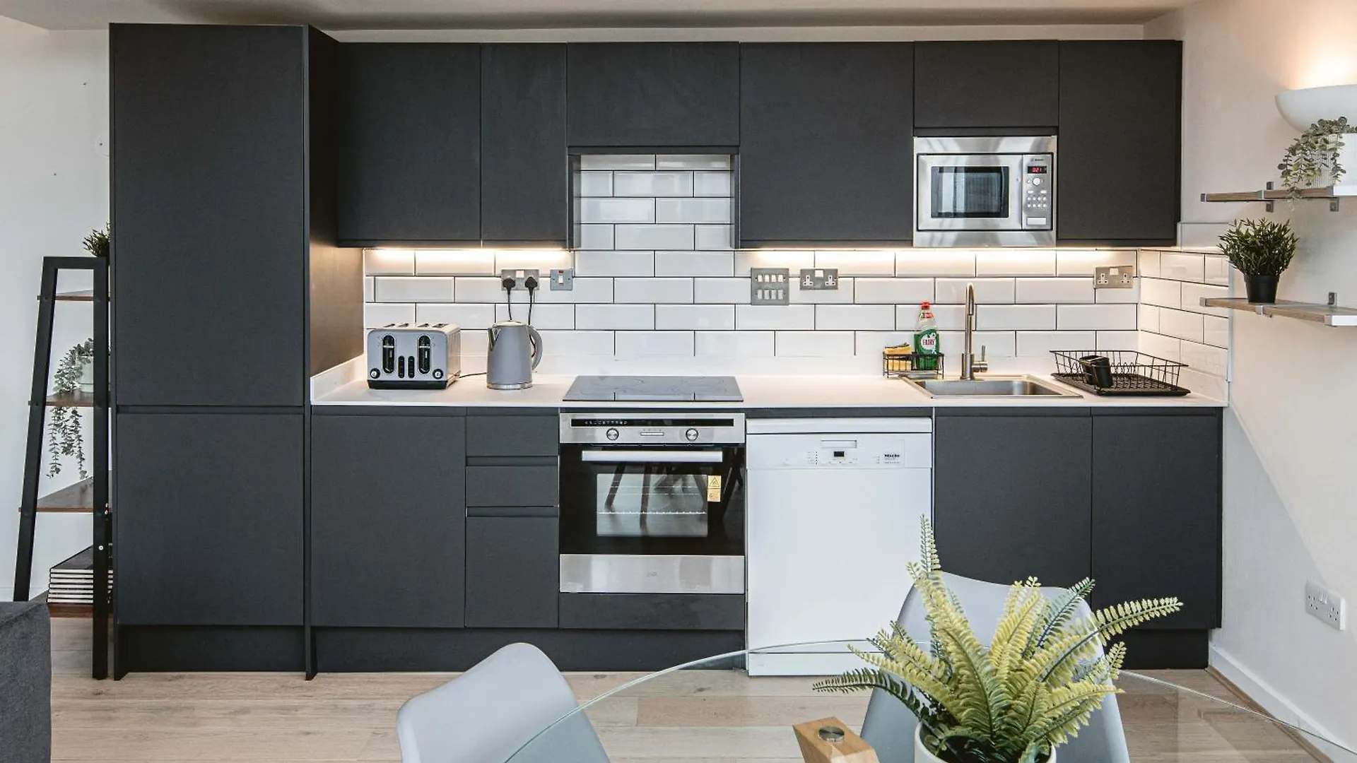 Beautiful Penthouse Apartment With Private Terrace In Greenwich Peninsula London