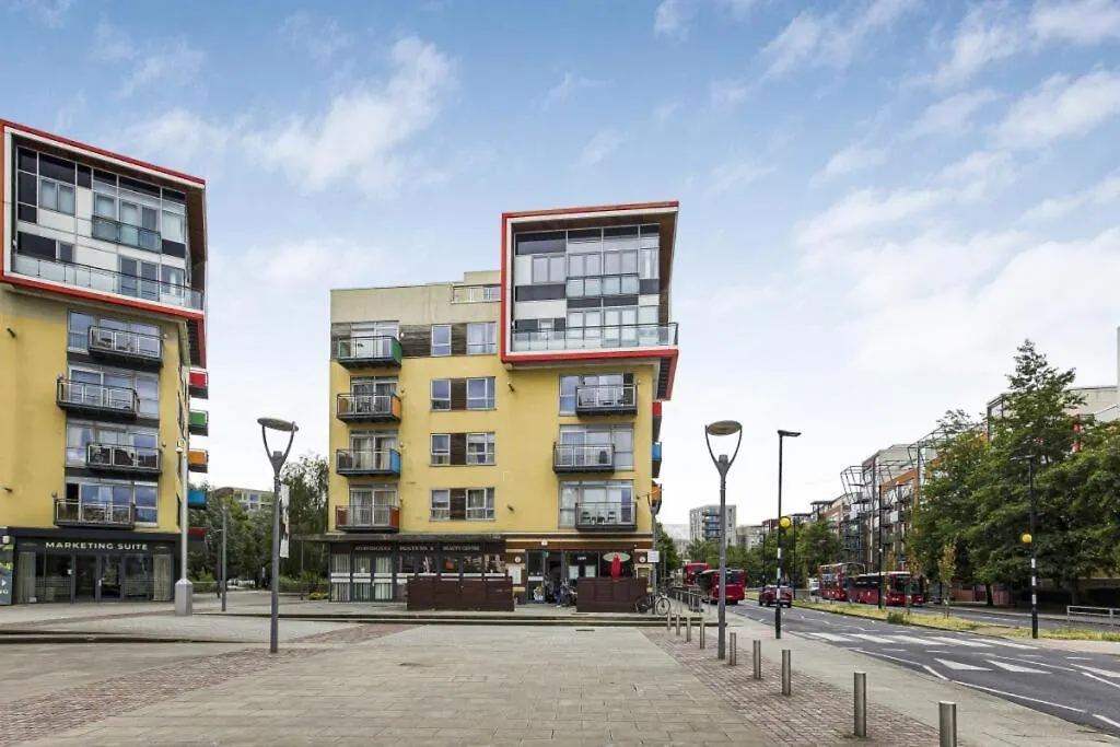 Beautiful Penthouse Apartment With Private Terrace In Greenwich Peninsula Λονδίνο